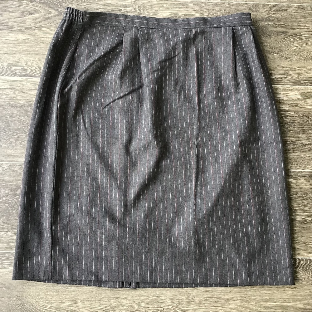 Kathy Lee Collection Women’s Gray Pin-striped Pencil Skirt Size 16